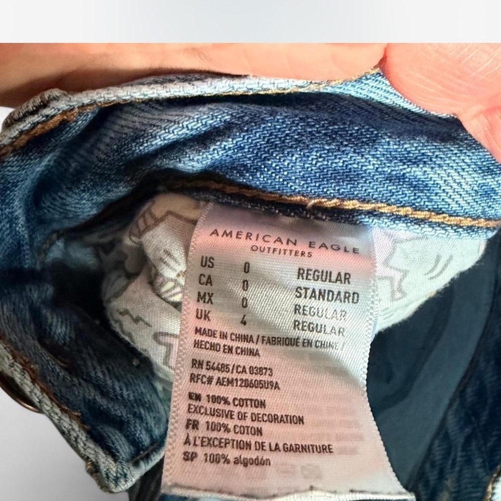 American Eagle Outfitters Light Blue Distressed Boyfriend Jeans - Picture 8 of 8